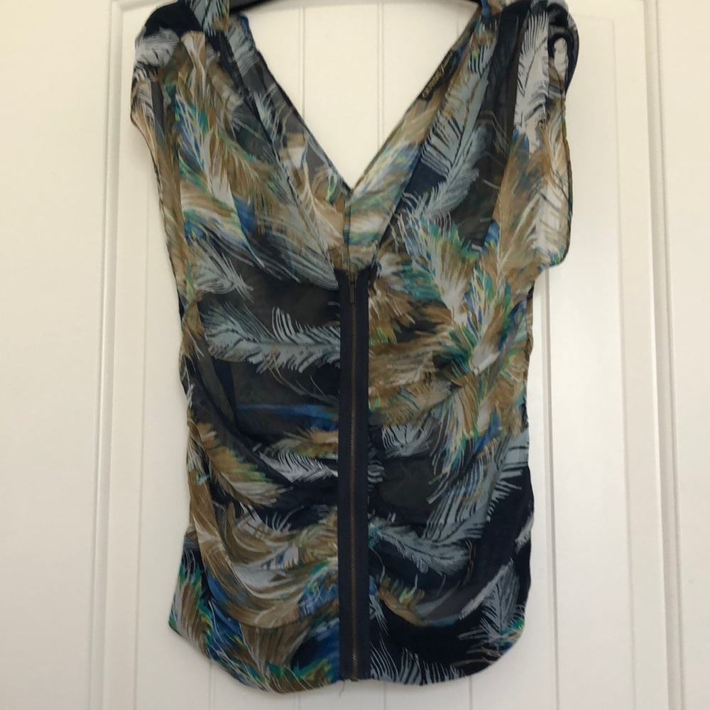 Guess woman top.